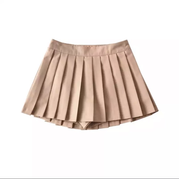 High Waisted Pleated Tennis Skirt 🤍🤍 - Picture 6 of 6